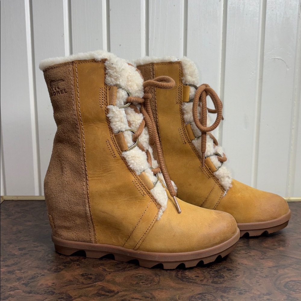 Sorel Women's Joan of Arctic Wedge II Waterproof Booties size 7